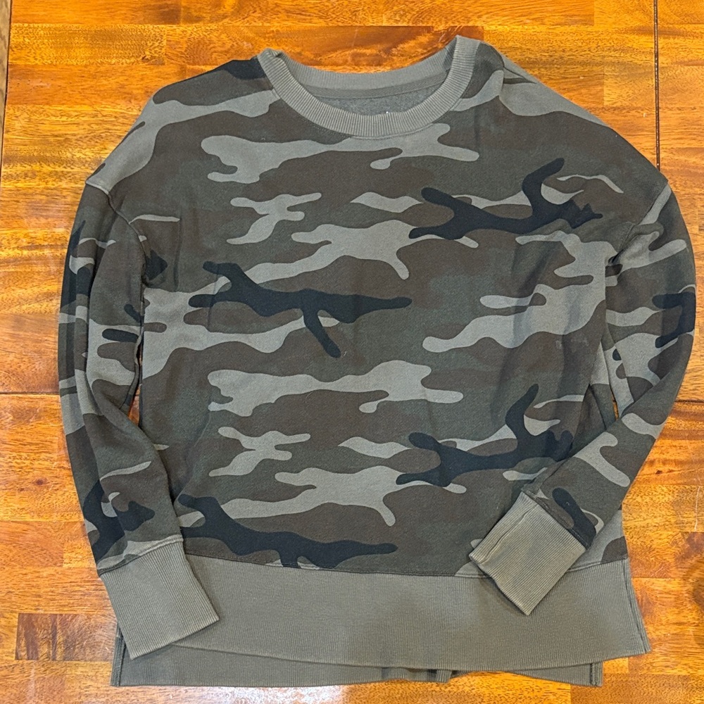 Time and Tru Women’s Camouflage Crewneck Sweater